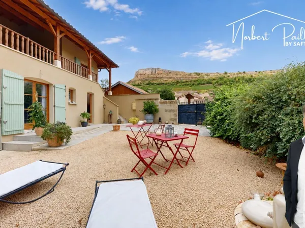 Maison 235 m² avec vue et dépendances