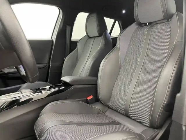 Peugeot 2008 puretech 130 s&amp;s eat8 — photo 14
