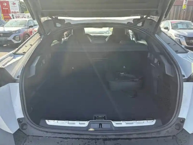 Peugeot 408 electrique 58 kwh 210ch — photo 26