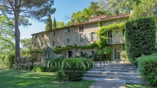 Maison 17 pièces 434 m²