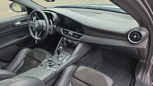 Alfa Romeo Giulia 2.2 JTD 210 Q4 AT8 - Veloce Ti – 2020 – 115288 km – Diesel – Boîte Automatique — photo 32