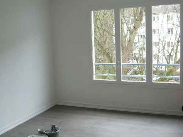 A LOUER APPARTEMENT 3/4 pièces + cave + parking
