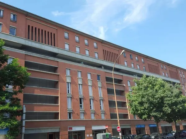 Local commercial 179 m²
