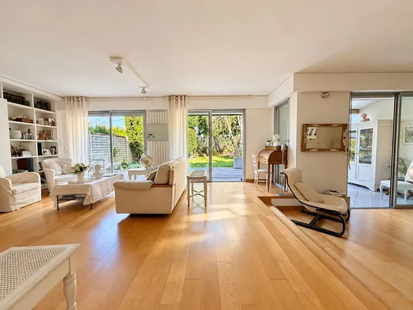 A vendre - Maison 4 chambres + bureau - La BOUVARDIERE