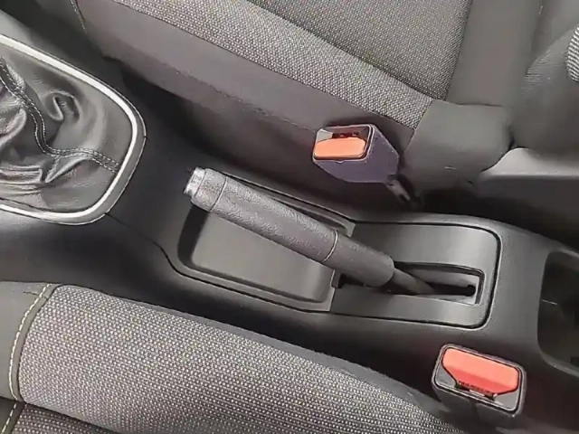 Citroën C3 puretech 110 s&amp;s bvm6 — photo 11