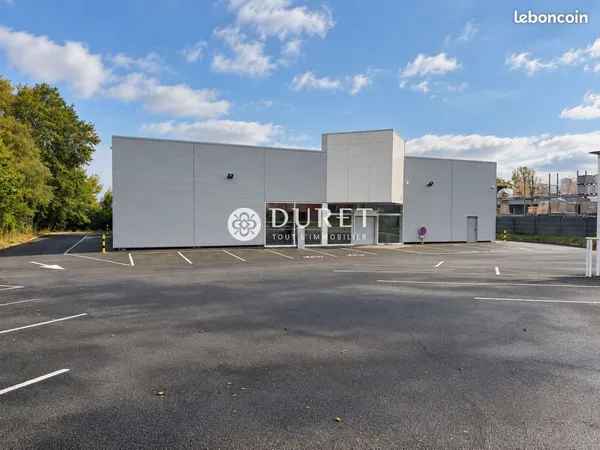 Local 705 m² Les Herbiers