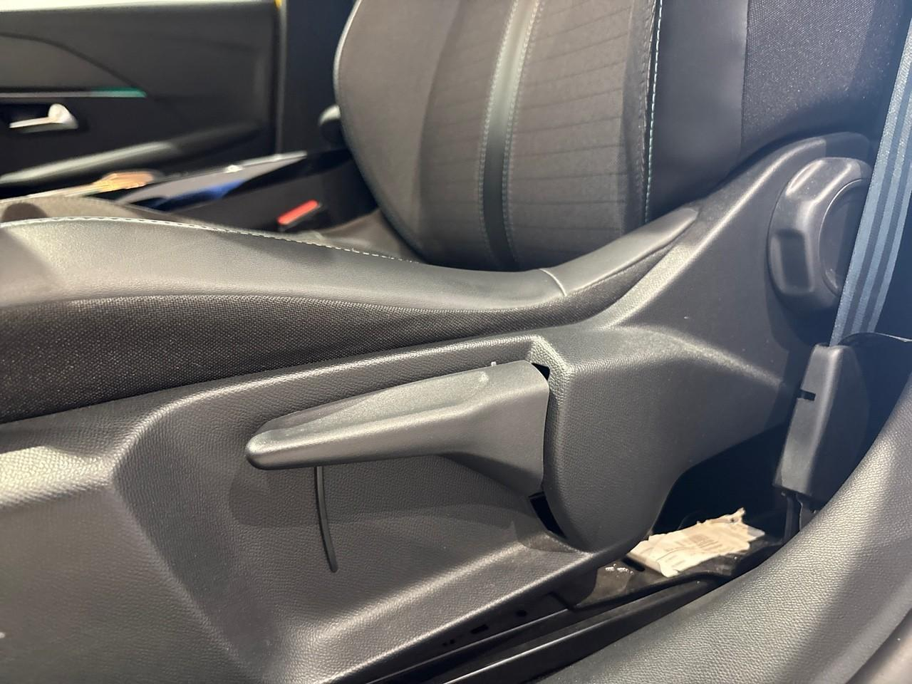 Peugeot 208 1.2 puretech 130ch s&s allure pack eat8 — photo 32