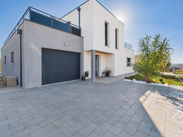 Maison 7 pièces 220 m²