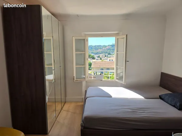 T3 meublé 48 m² rénové équipé et lumineux — Vallauris Centre-ville