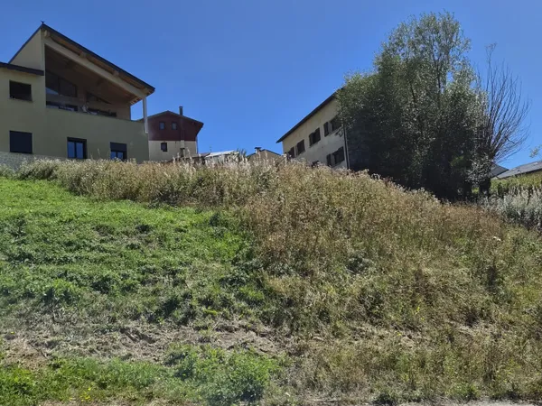 Terrain 385 m²
