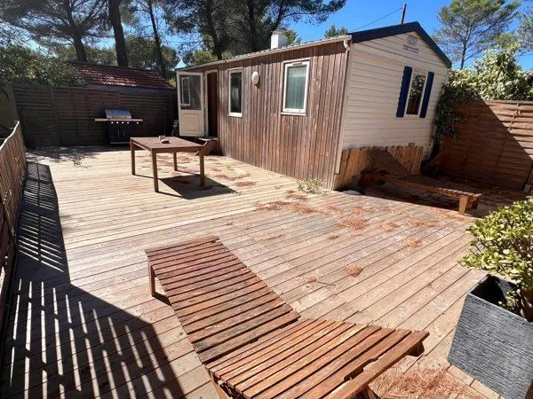 Mobilhome avec très grande terrasse