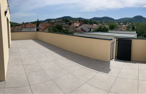 Magnifique terrasse proche châtaigneraie chu bus