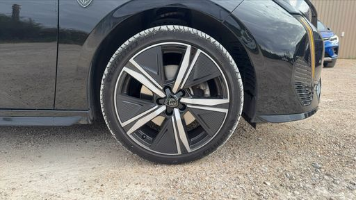 Peugeot 308 1.5 BlueHDi 130 EAT8 - GT – 2023 – 99218 km – Diesel – Boîte Automatique — photo 19