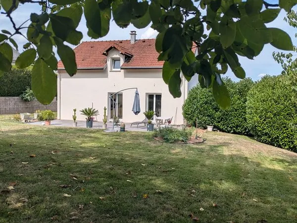 Vends maison dans cadre verdoyant