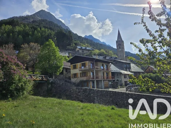 Maison 9 pièces 198 m²