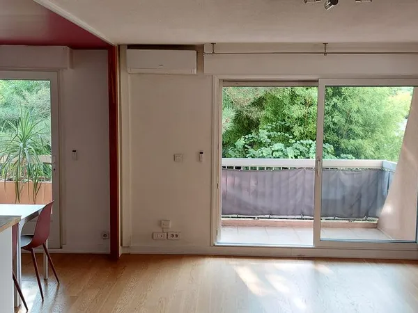 Colocation étudiante meublée - 84 m² rénové - 2 chambres + bureau - Nîmes Les Marronniers