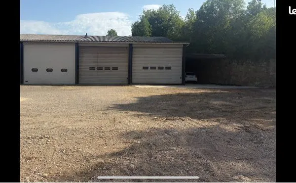 Depot hangar local 300 m2