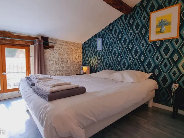 Dispo de fin Octobre a fin avril. Maison 120 m², 4 chambres, jardin, parking, parc avec aires de jeu