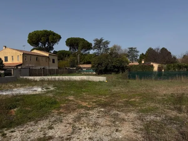 Terrain 450 m²