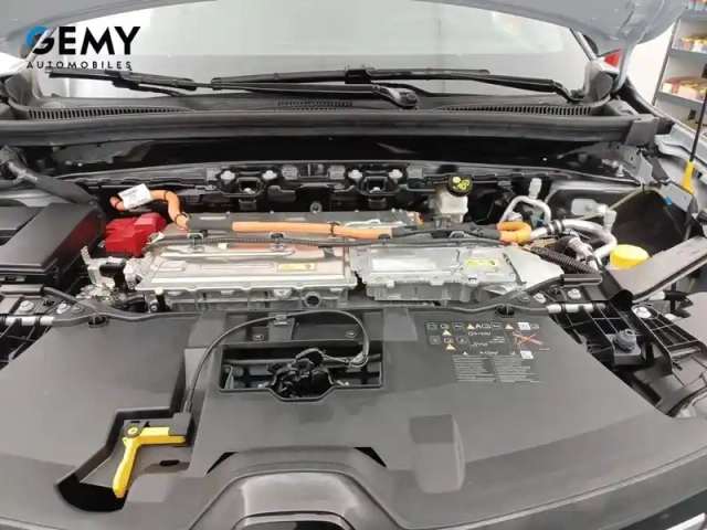 Renault Megane e-tech 220 ch autonomie confort gsr2 — photo 14