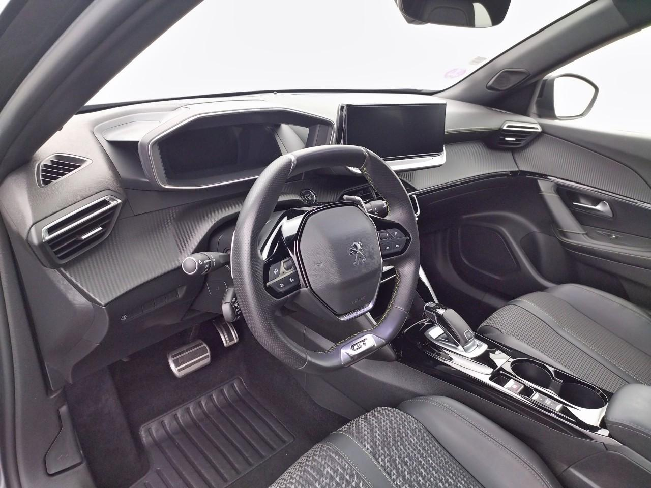 Peugeot 2008 puretech 130 s&s eat8 gt — photo 9