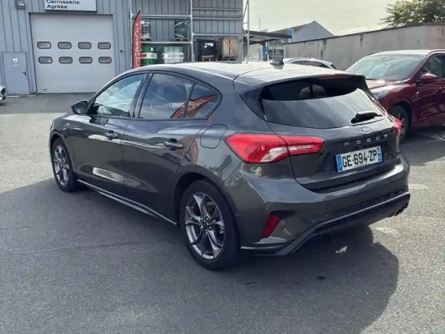 Ford Focus 1.0 ecoboost 125ch st-line — photo 7