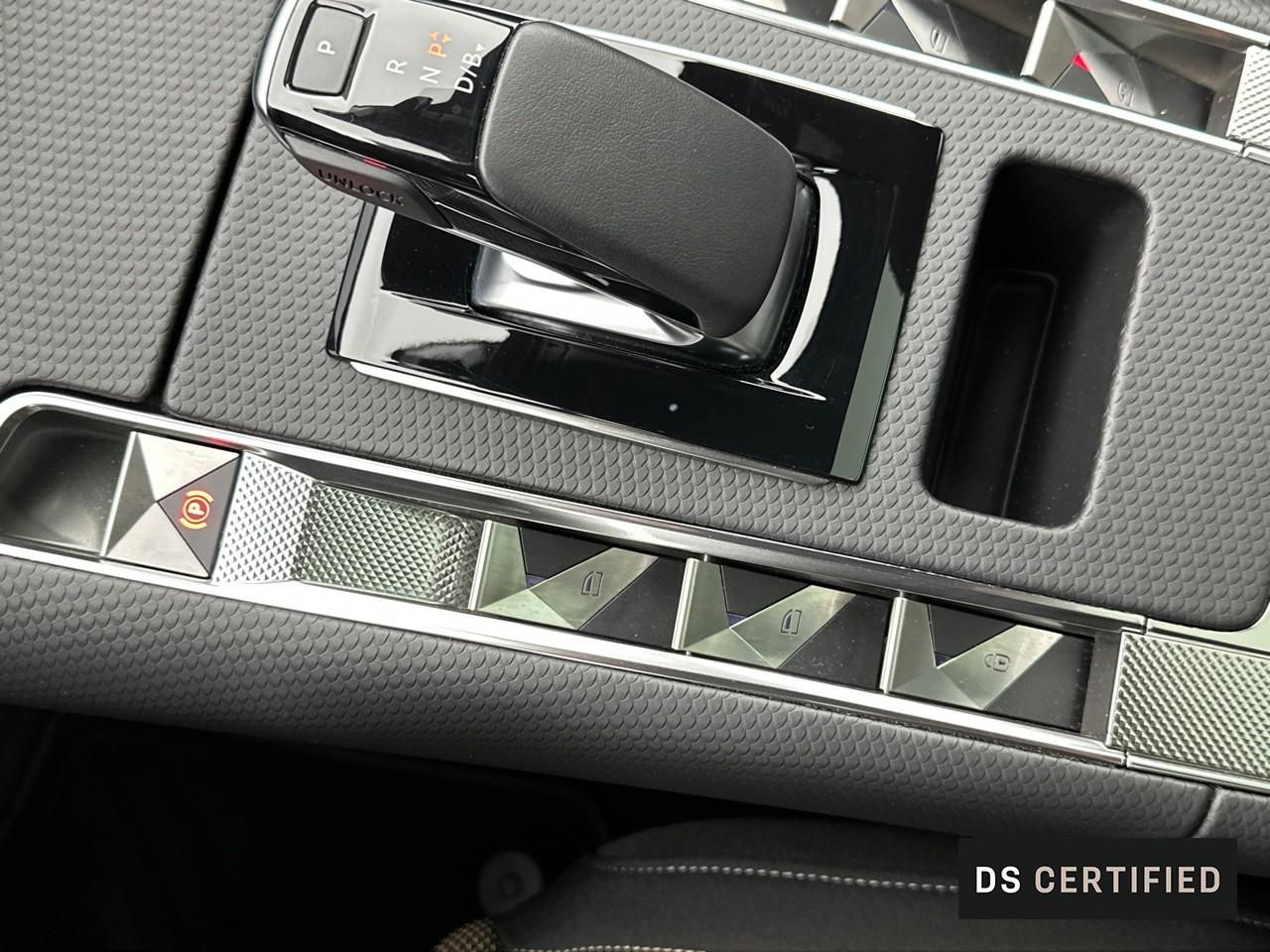 Ds Ds 7 crossback e-tense 4x4 300ch bastille — photo 19