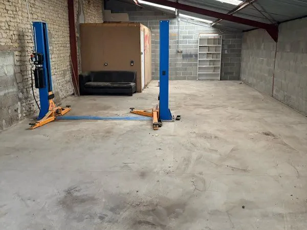 Vends garage 100 m2