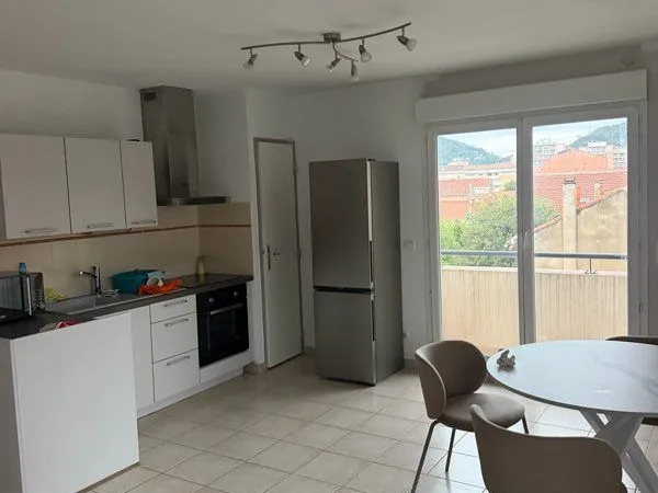 T2 48 m2 garage terrasse centre ville