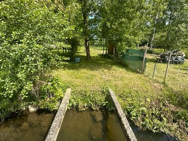 Terrain avec bord de loir à vendre