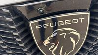 Peugeot 5008 Hybrid 145ch Allure e-DCS6 — photo 12