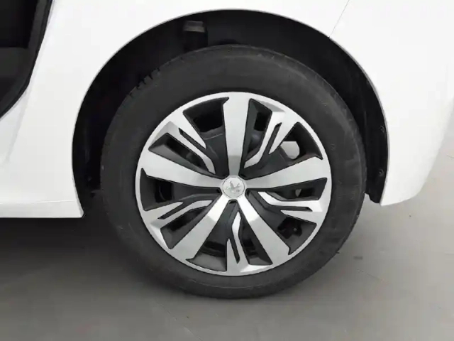 Peugeot 208 puretech 75 s&amp;s bvm5 — photo 13