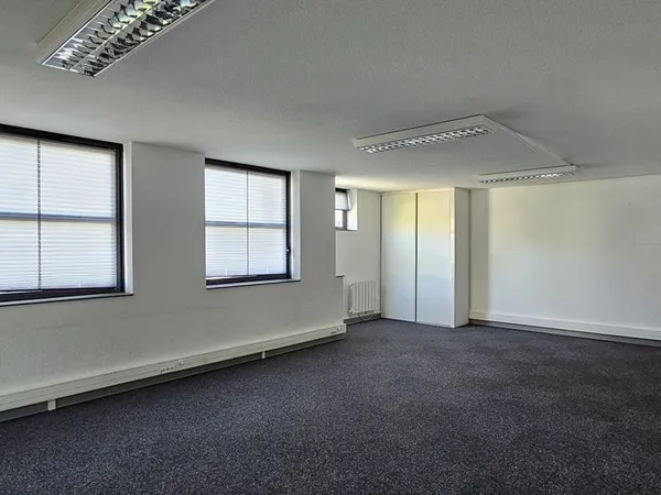 Local 92 m² Saint-Chamond