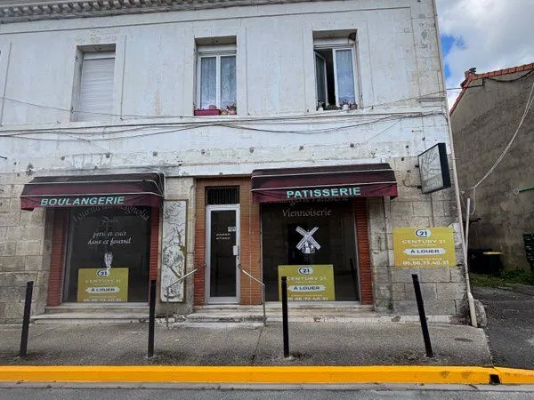 Local commercial 200m2 Traiteur restaurant Èvenemtiel