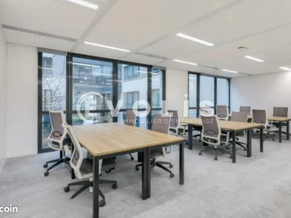 Bureaux 682 m²