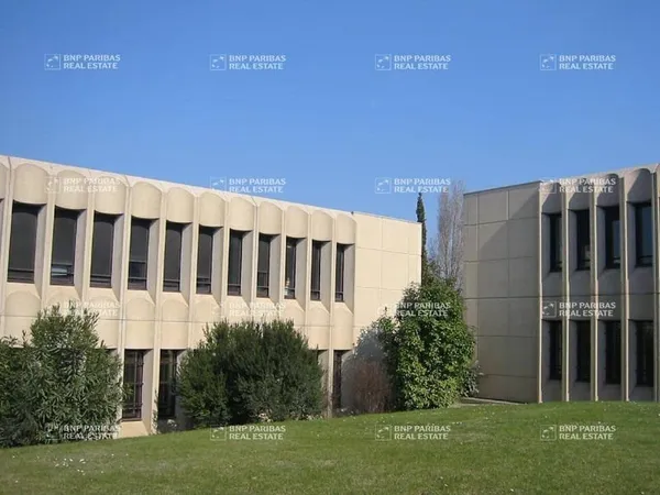 Bureaux 140 m²