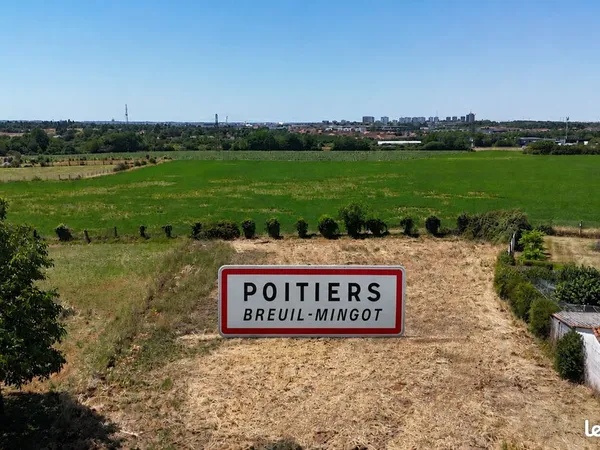 Terrain 1600 m² Poitiers