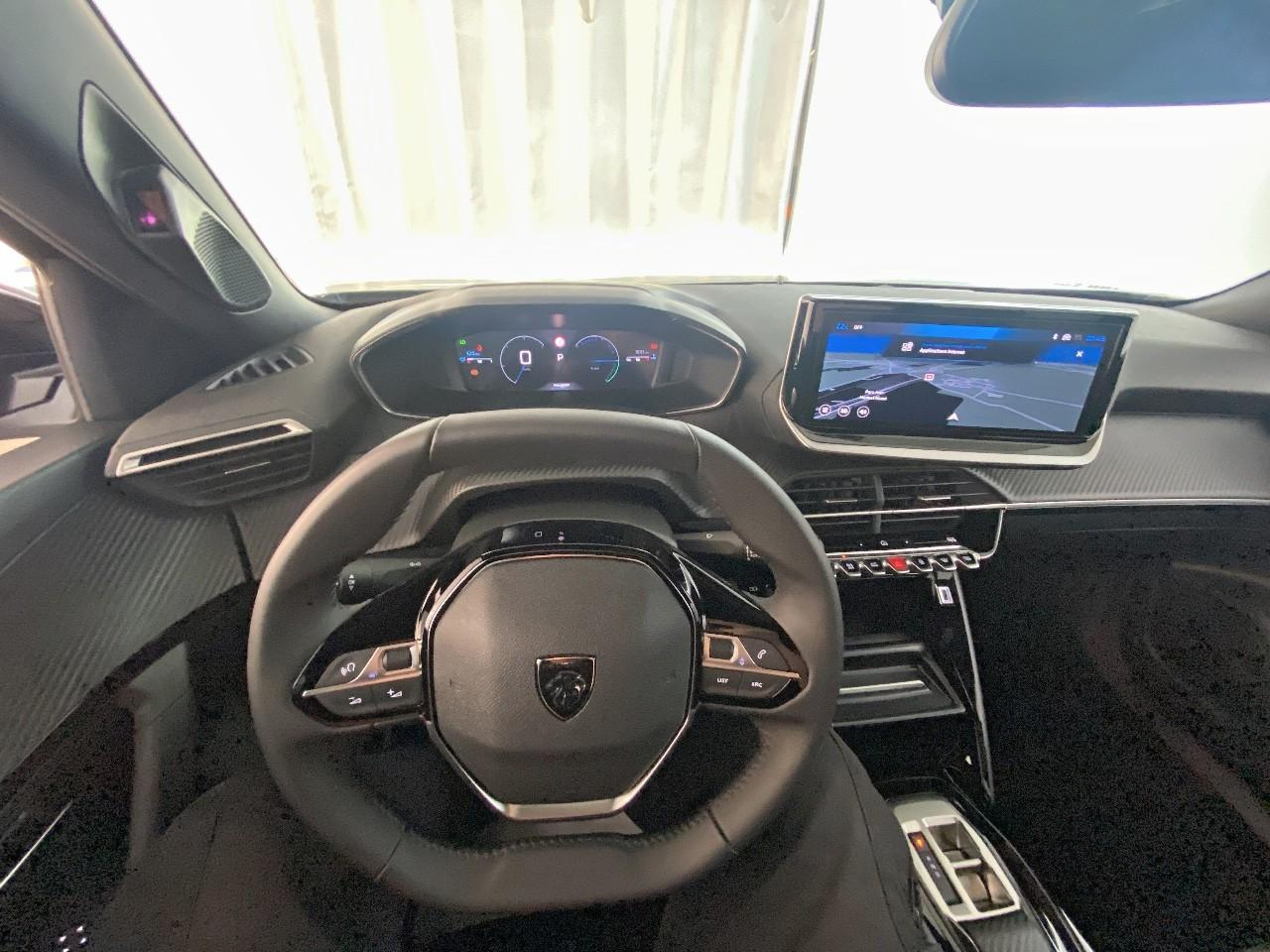 Peugeot 2008 hybrid 145 ch e-dcs6 allure — photo 12
