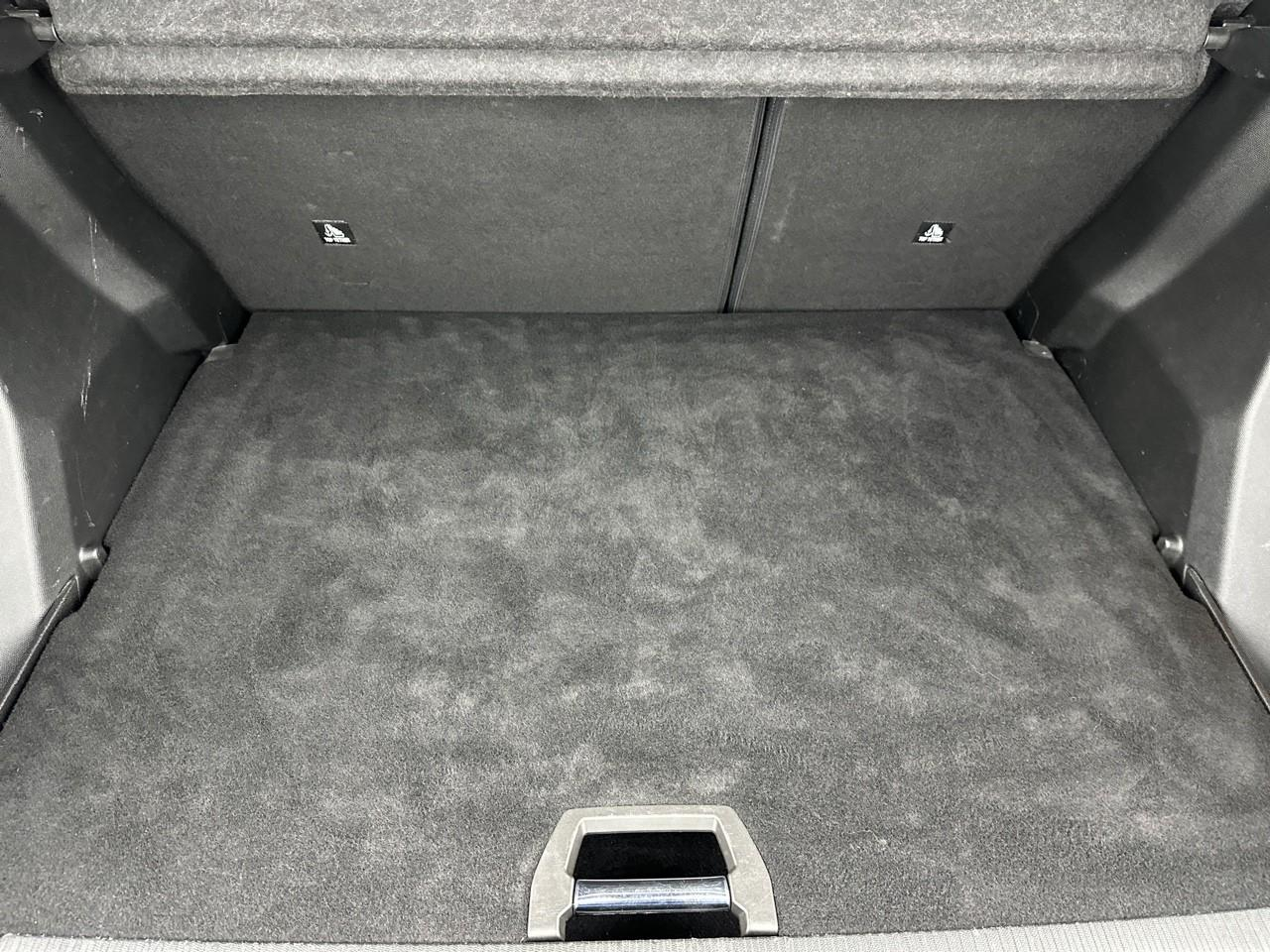 Peugeot 2008 puretech 100 s&s bvm6 allure — photo 14