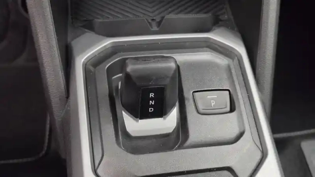 Dacia Duster hybrid-g 150 4x4 — photo 14