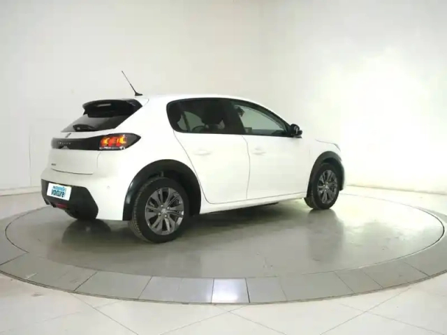 Peugeot 208 electrique 50 kwh 136ch — photo 5