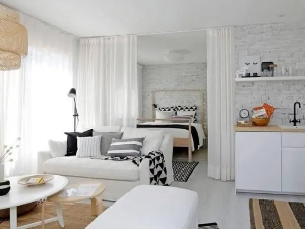 4 PIÈCES offrant 320m² de surface privative