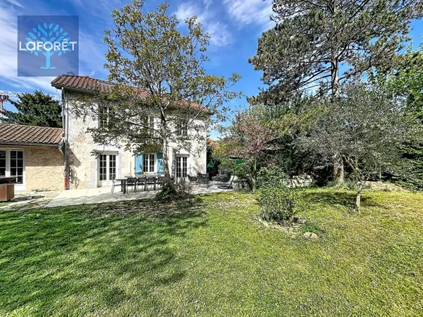 Maison 6 pièces 190 m²