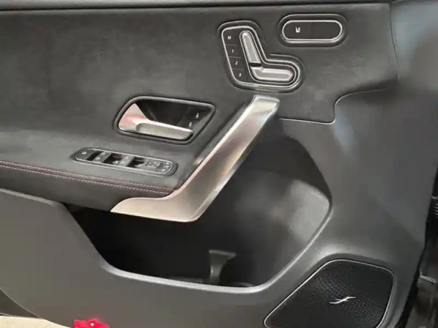 Mercedes Classe A 200 amg line — photo 19