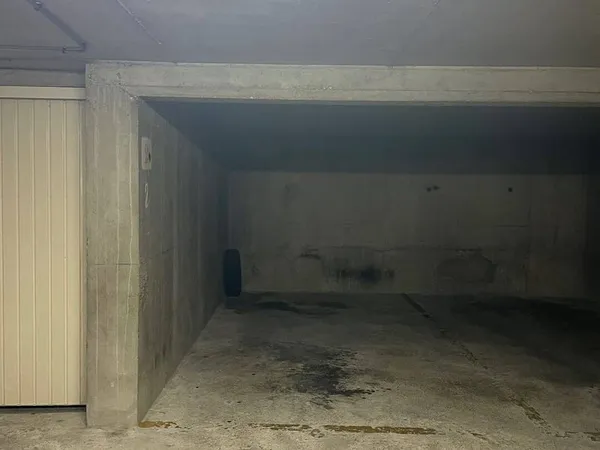 Parking 12 m²