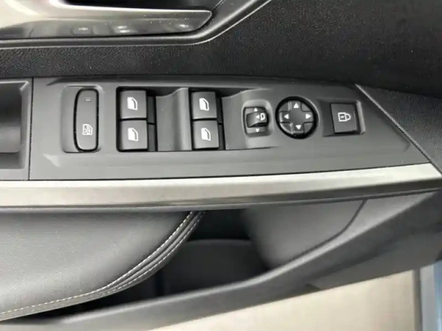 Peugeot 3008 hybrid 136 e-dcs6 — photo 106