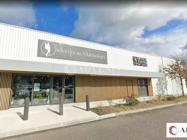 Local commercial 360 m²