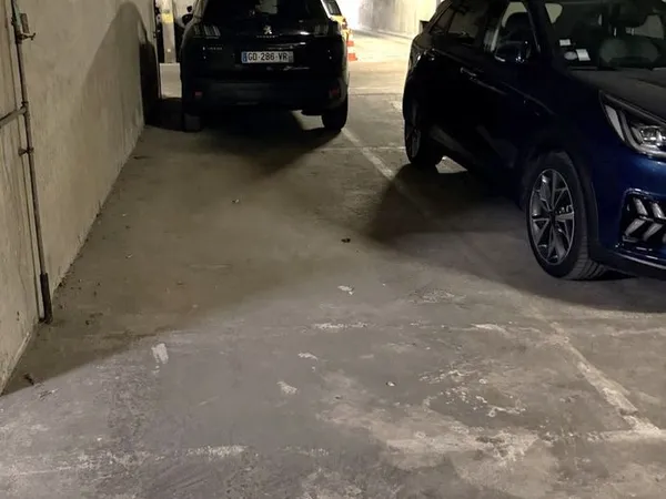 Parking Vincennes Ouest / rue des Laitières