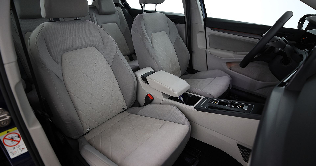 Volkswagen Golf 8 — photo 19