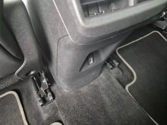 Citroën C5 Aircross hybride rechargeable 225 s&amp;s e-eat8 — photo 22